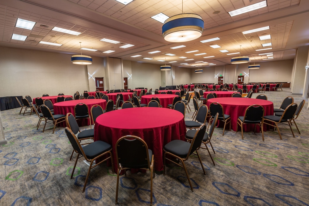 Holiday Inn Express Hotel & Suites Pasco Tri Cities by IHG - photo 42