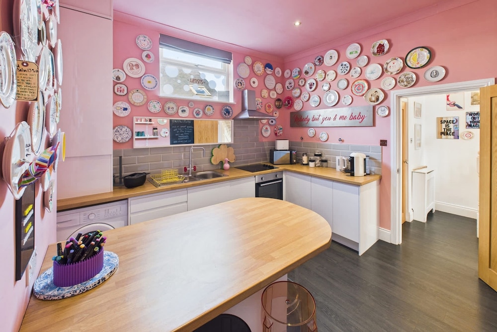 Host & Stay The Artists Pad — 4-Star Luxury Hotel in Saltburn-By-The-Sea, United Kingdom