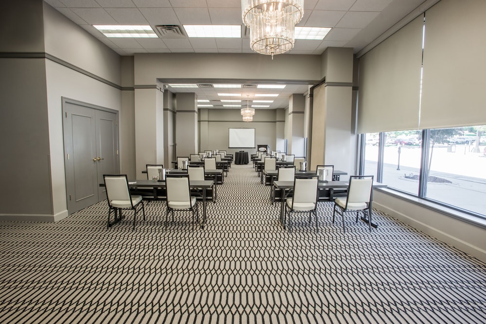 Magnolia Hotel Omaha - photo 98