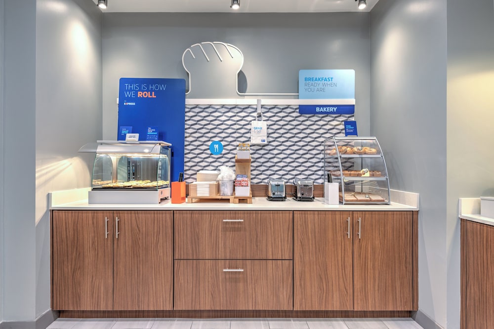 Holiday Inn Express & Suites Austin Airport East by IHG - photo 53