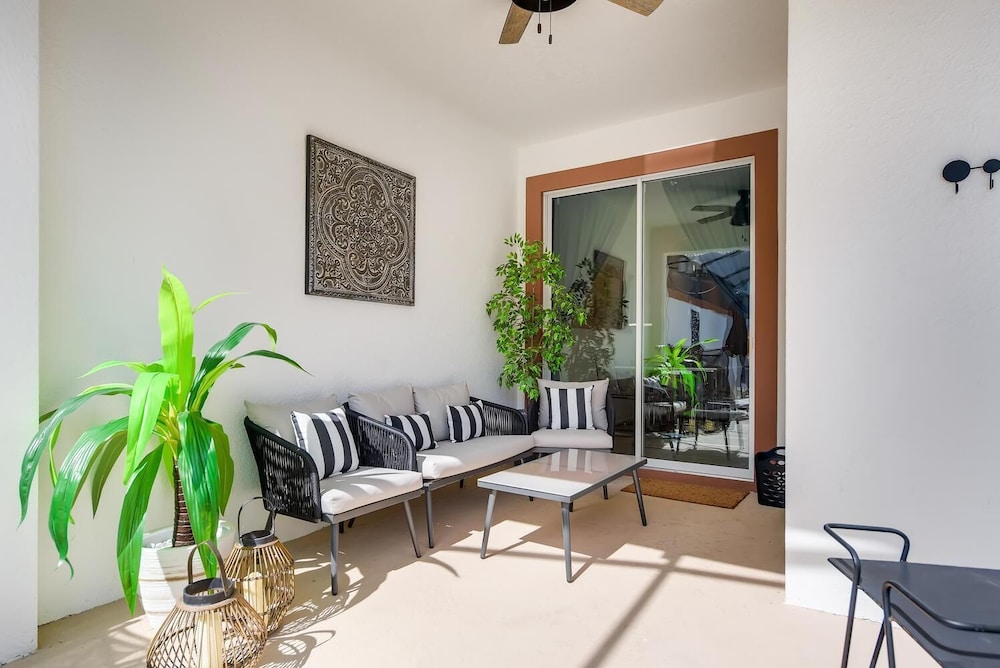 4802 LL Dream Getaway Luxury Townhome w Pool - photo 39
