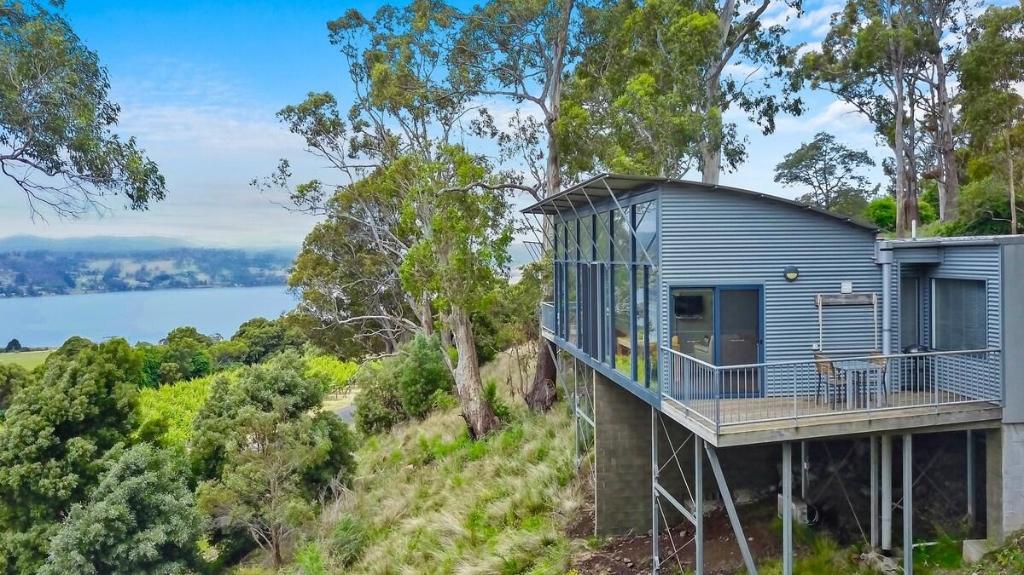 Tranquility Amongst The Trees — 4-Star Luxury Hotel in Launceston, Australia