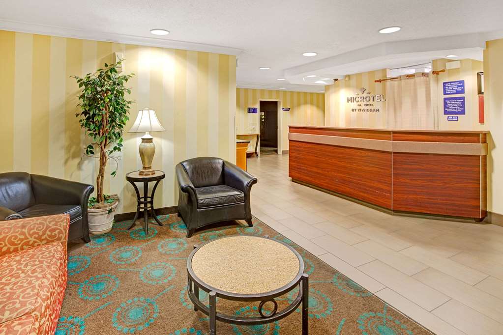 Microtel Inn by Wyndham Atlanta Airport - photo 5