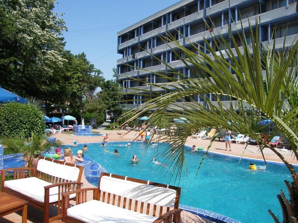 Hotel Sunquest - carbon neutral hotel in Constanta