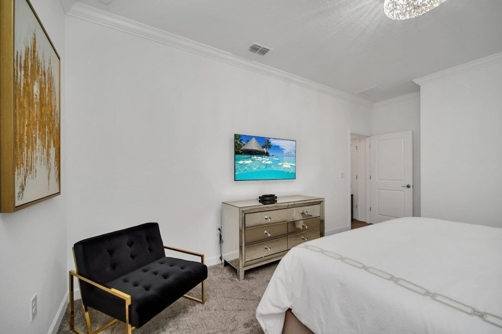 9 Bed Pool Home Storey Lake Resort 9 Bedroom Home by RedAwning - photo 11