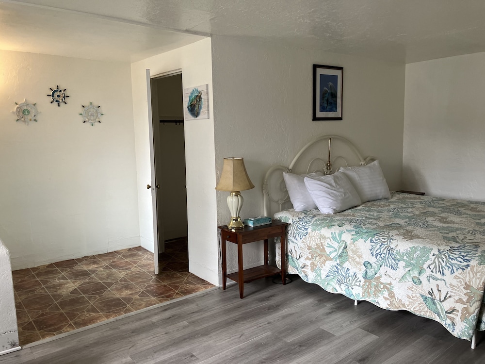 Florence Lighthouse Inn - photo 38
