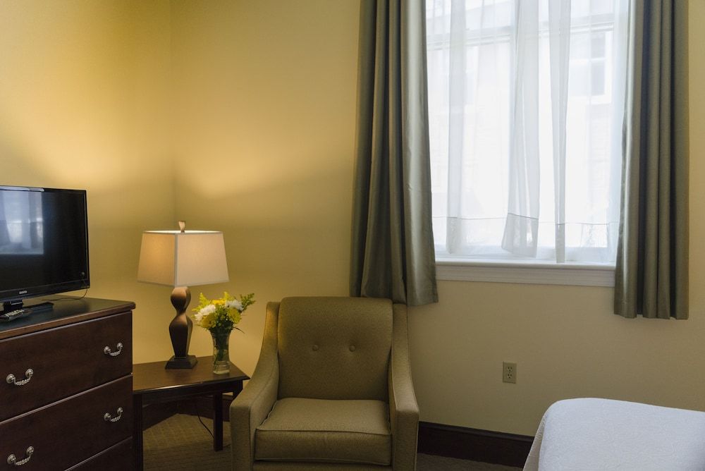 Sheridan Livery Inn & Restaurant - photo 17