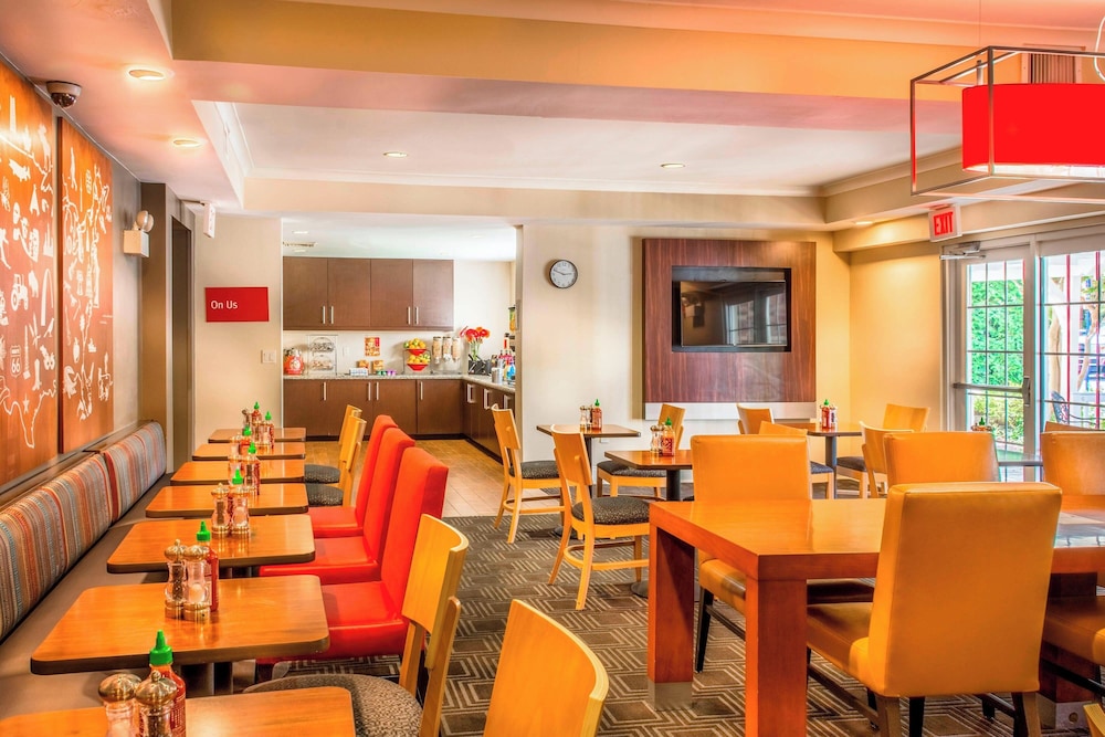 TownePlace Suites by Marriott Baltimore BWI Airport - photo 24