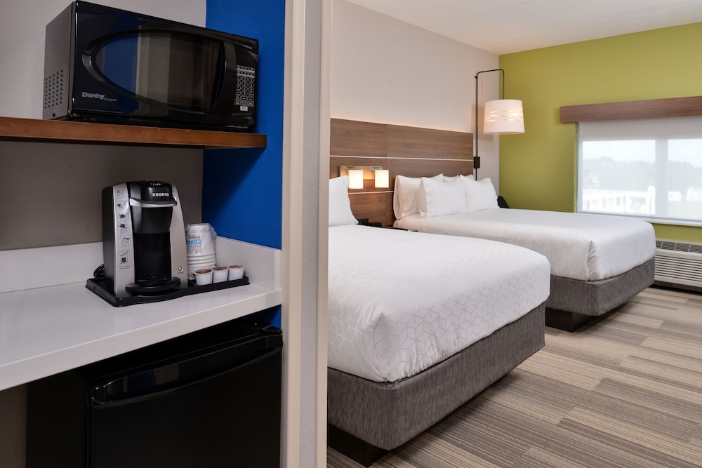 Holiday Inn Express & Suites Alachua Gainesville Area by IHG - photo 10