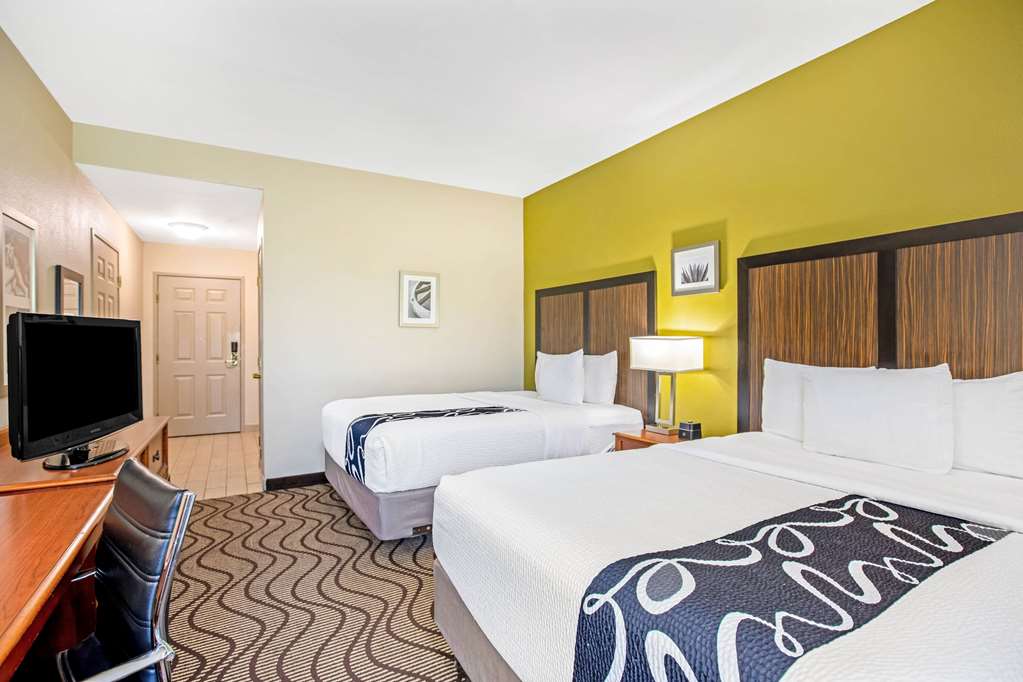 La Quinta Inn & Suites by Wyndham Corpus Christi Northwest - photo 26
