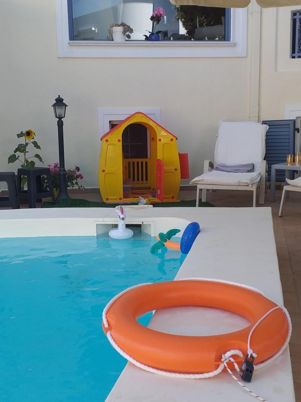 Chris Villa — 4-Star Luxury Hotel in Perdika, Greece