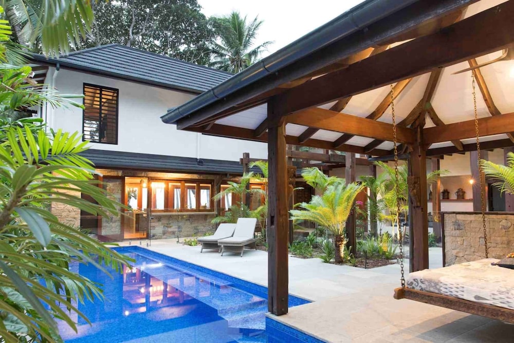 Spice At Oak Absolute Beachfront with Private Pool Near Port Douglas — 4-Star Luxury Hotel in Mowbray, Australia