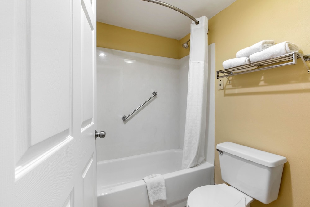 Quality Inn Lebanon - photo 44