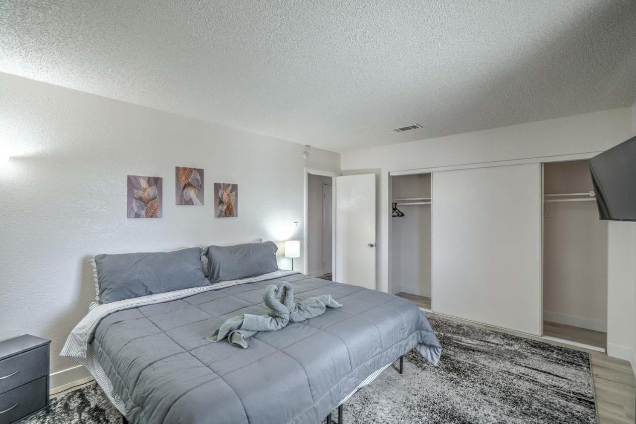 Your Vegas Home From Home Sleeps 6