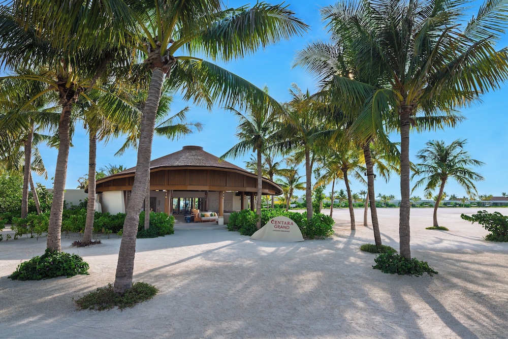 Centara Grand Lagoon Maldives — Kodhipparu Falhu — photo 2