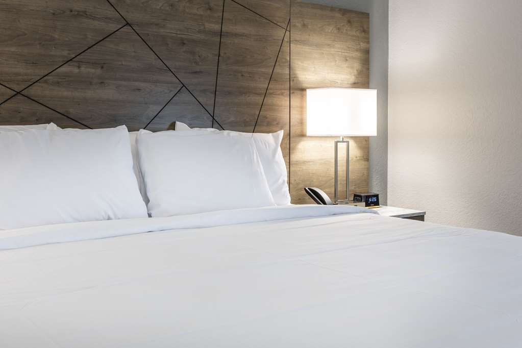 Rodeway Inn & Suites near Outlet Mall Asheville - photo 15