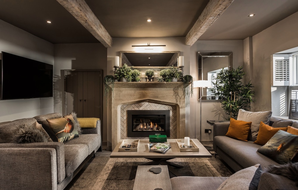 Number 10 — 4-Star Luxury Hotel in Whalley, United Kingdom