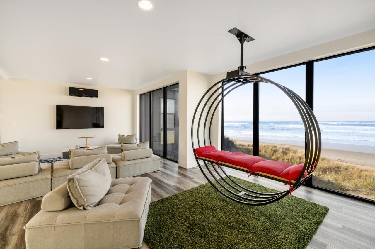 Beach N Views — Cloverdale