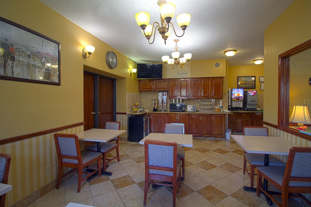 Geneva Motel Inn - photo 37