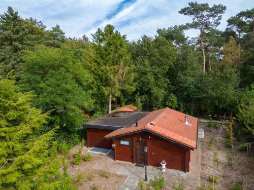 Spacious wooden cottage with infra red sauna at Veluwe — 4-Star Luxury Hotel in Putten, Netherlands