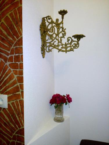 Art House Petunia