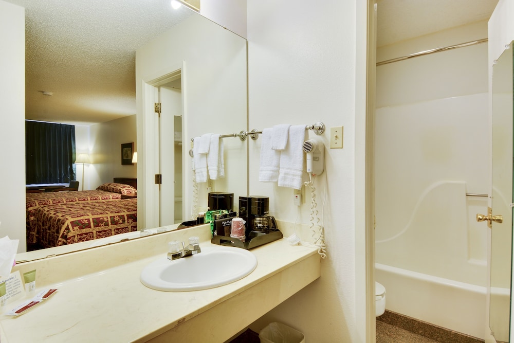Windcrest Inn and Suites - photo 35