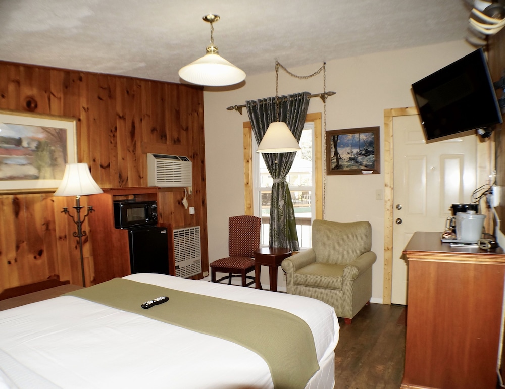 CedarWood Inn - photo 65