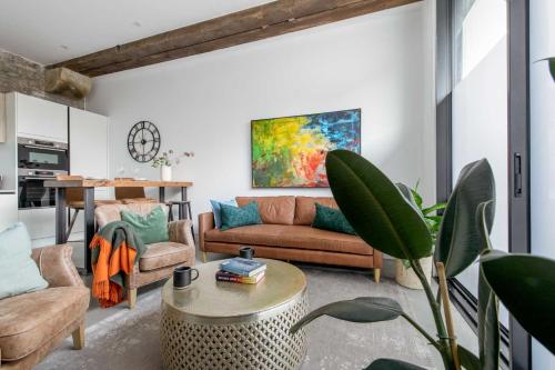 Suite21@Rwy in Plymouth, United Kingdom