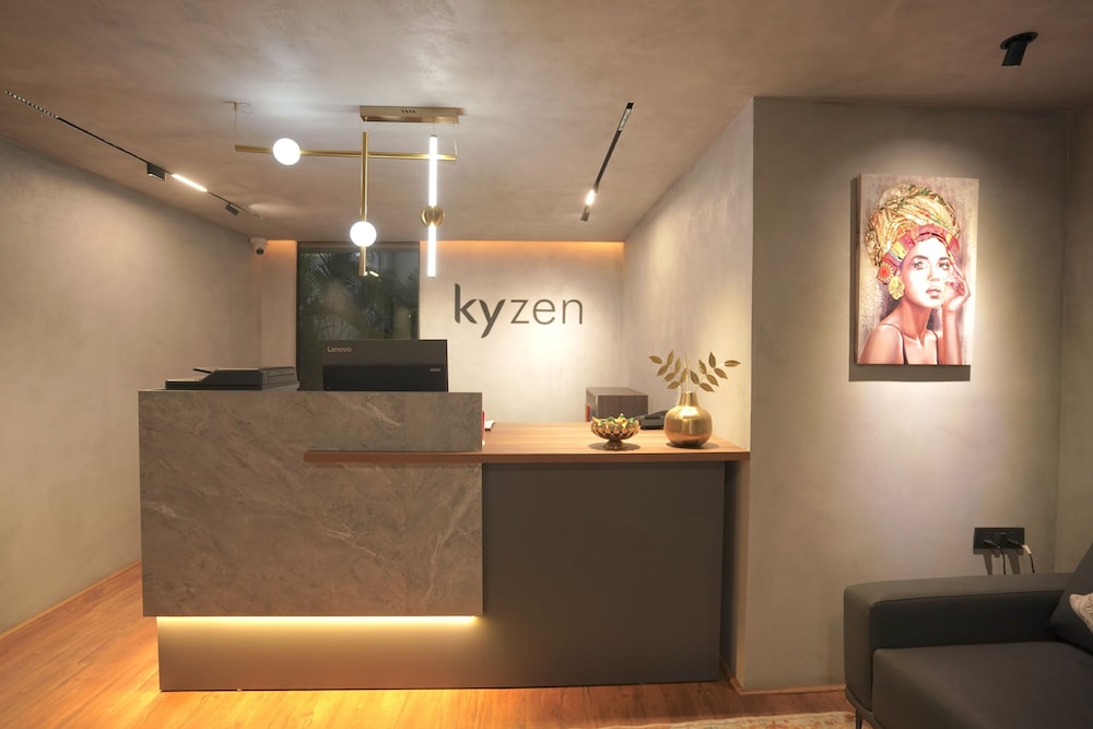 Kyzen Smart Stays 800 m from Hitech City