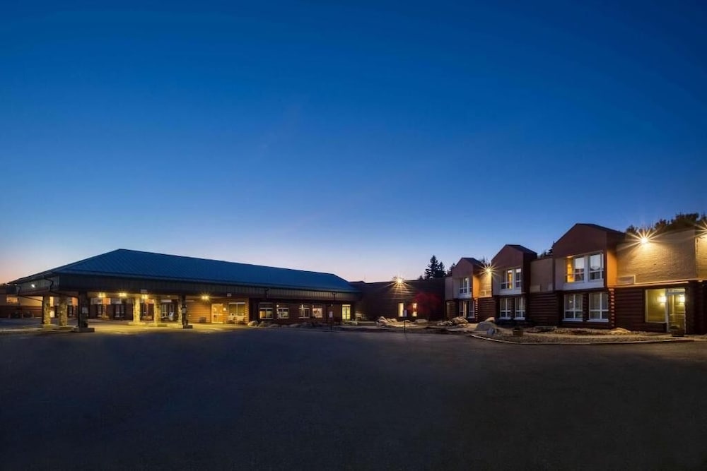 Riverfront Hotel - photo 13