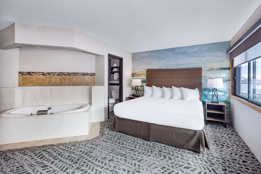 AmericInn by Wyndham Duluth South Black Woods Event Center - photo 31