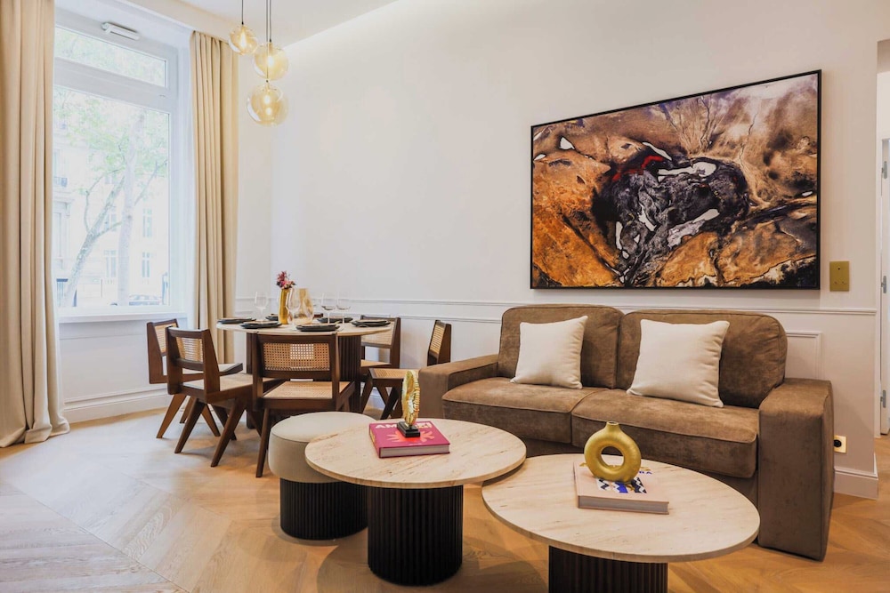 Charming Flat 2br 6P Arc de Triomphe - carbon neutral hotel in Paris