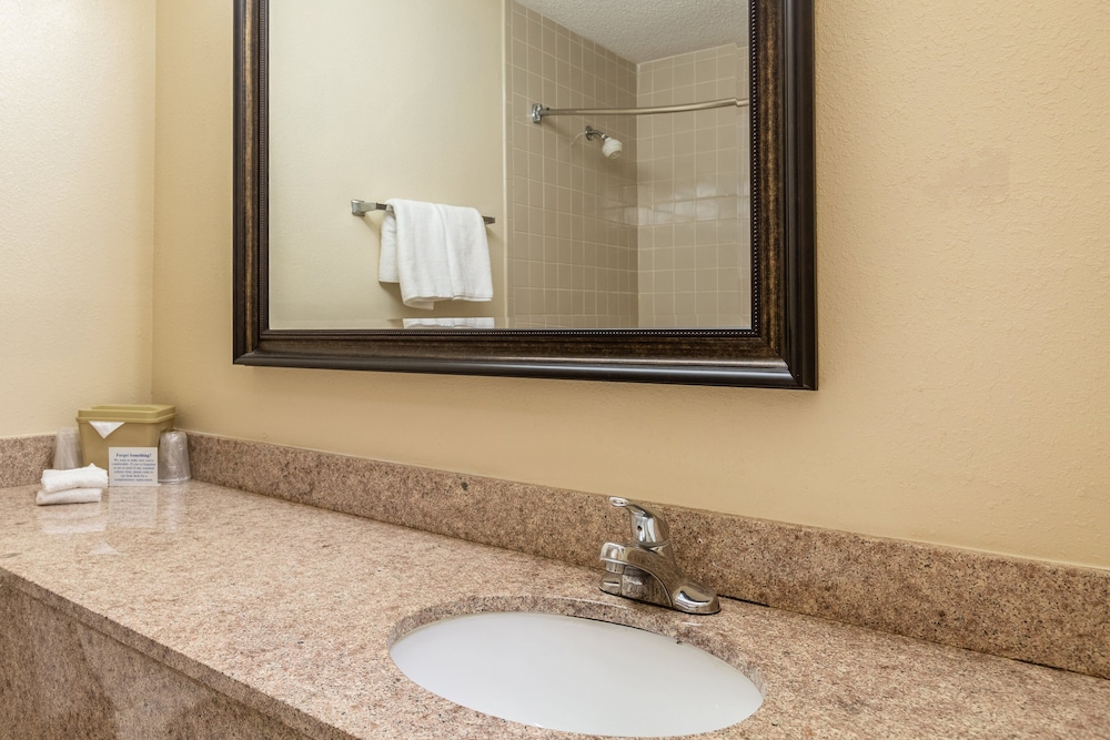 Red Roof Inn Hardeeville - photo 25