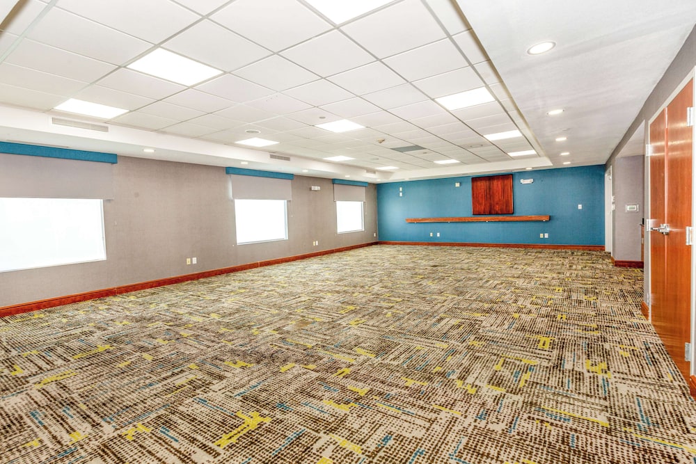 Hampton Inn & Suites Fort Worth West I 30 - photo 20
