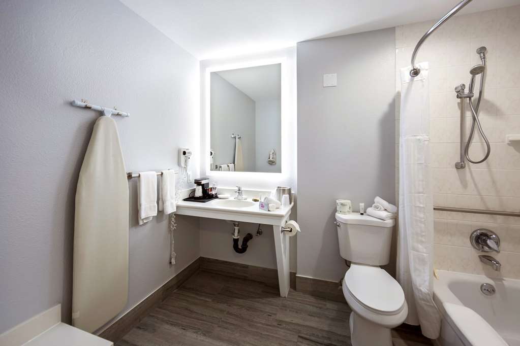 Red Lion Inn & Suites Grants Pass - photo 24