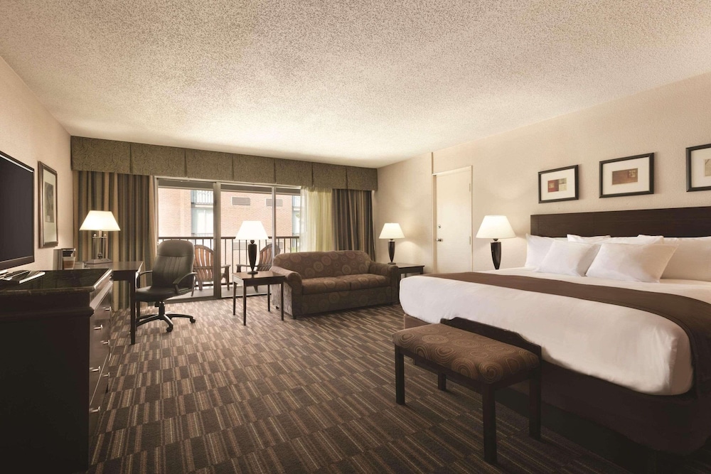 Radisson Hotel Louisville North - photo 14