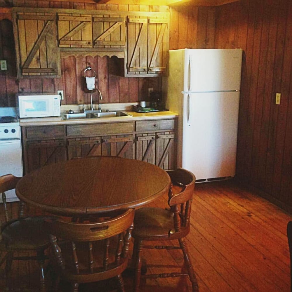 The Smokehouse Lodge and Cabins - photo 31