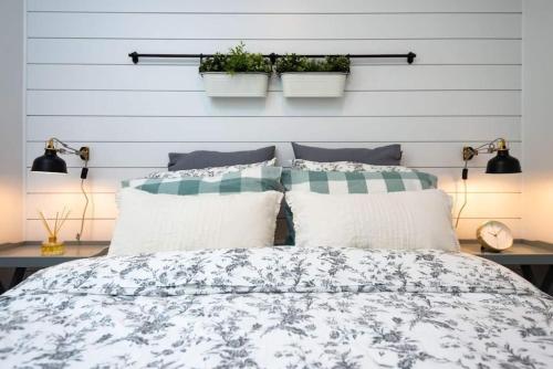 Private Escape Tiny home style — 4-Star Luxury Hotel in Camas, United States