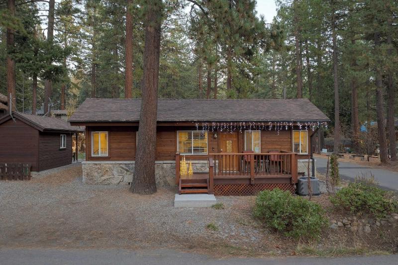 Lake Star by Avantstay Hot Tub Walk to Beach - photo 23