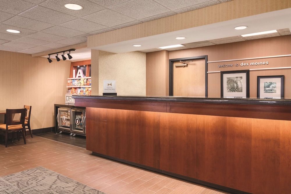 Hampton Inn Des Moines Airport - featured photo