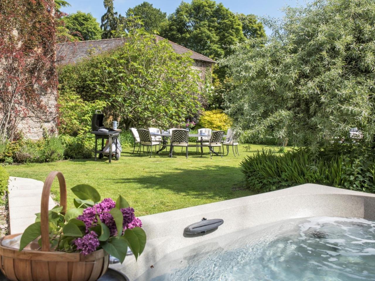 5 Bed in Dorchester oc 87050 in Dorchester, United Kingdom