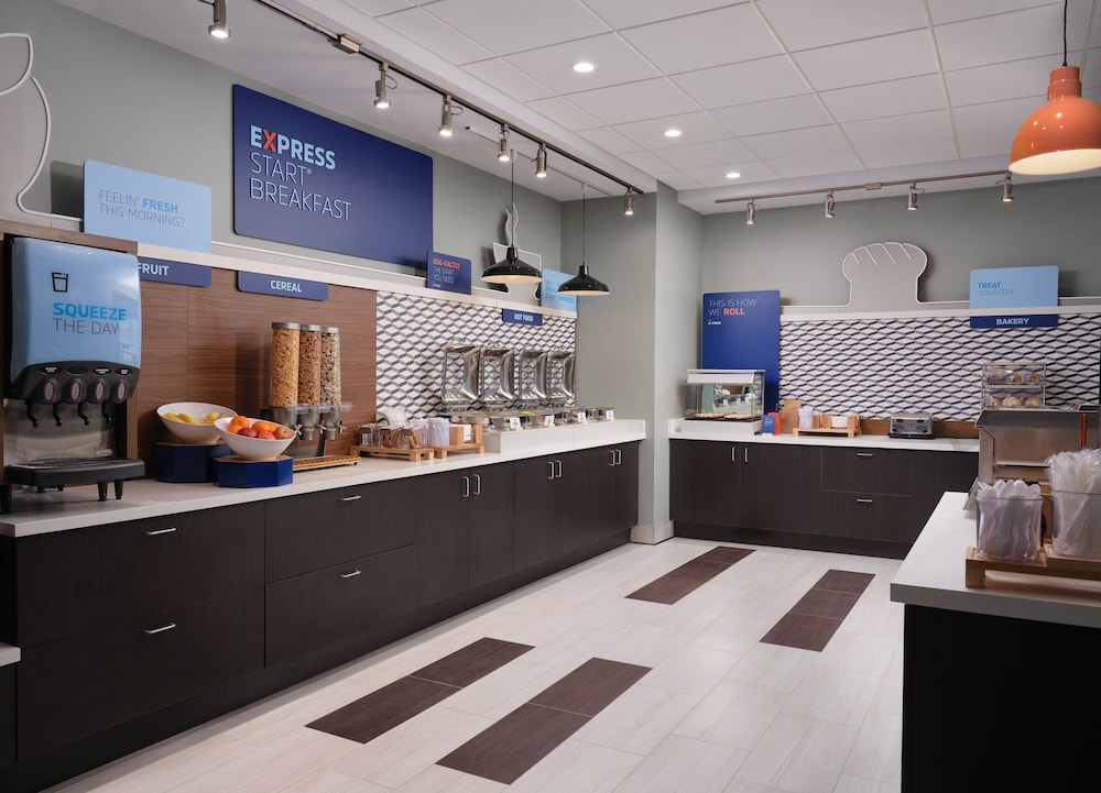 Holiday Inn Express & Suites Lockport by IHG - photo 30
