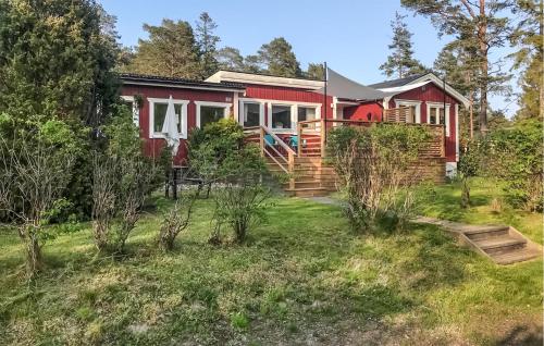 3 Bedroom Cozy Home In Mönsterås — 4-Star Luxury Hotel in Moensteras, Sweden