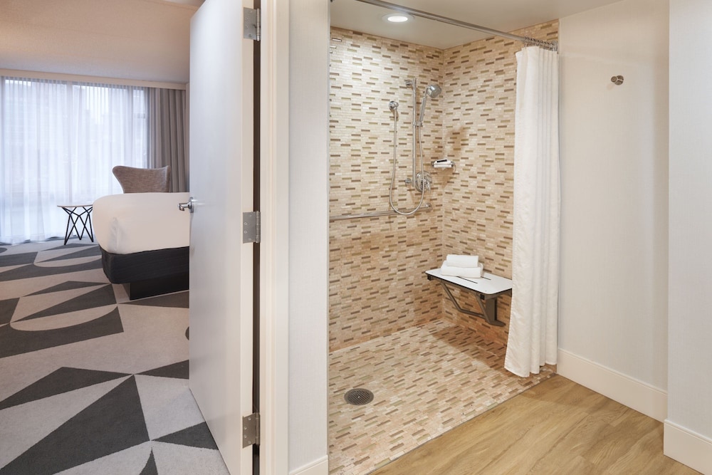 Sheraton Pittsburgh Hotel at Station Square - photo 15