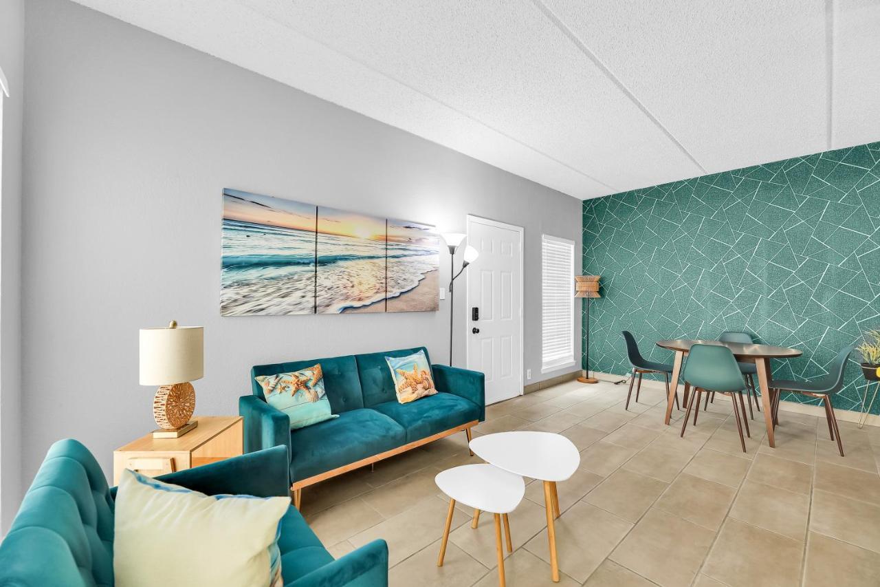 SPI Beach Condo Just a block away to Paradise — 4-Star Luxury Hotel in South Padre Island, United States
