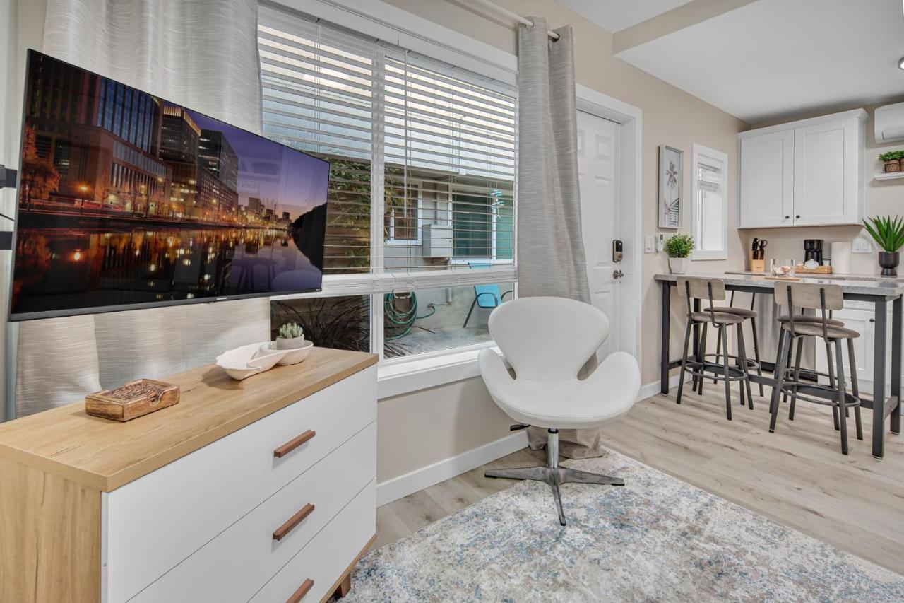 Tower 9 F in Oceanside, United States