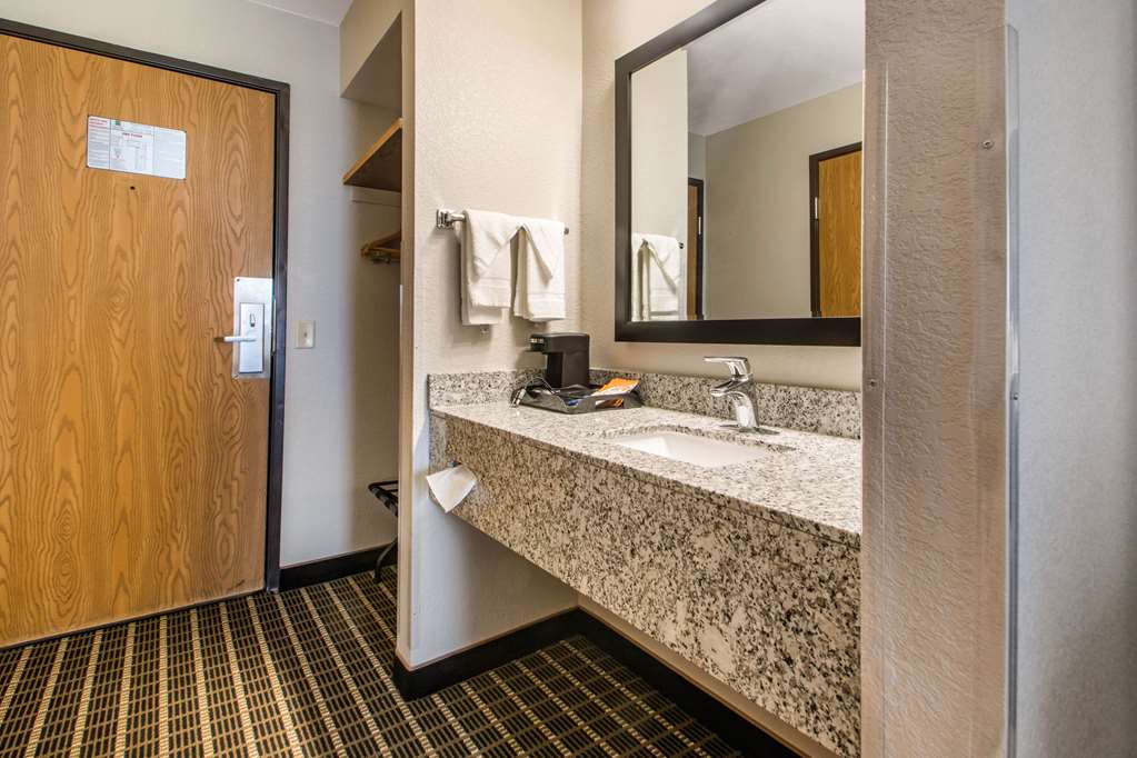 Quality Inn Madison West Near University Area - photo 28