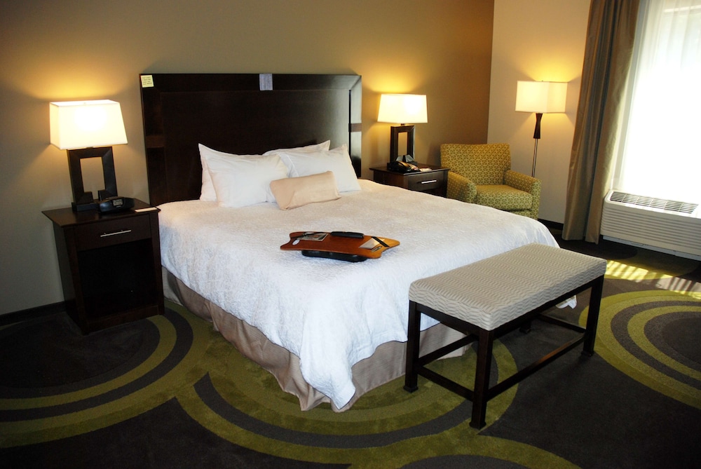 Hampton Inn Maumelle AR - photo 11