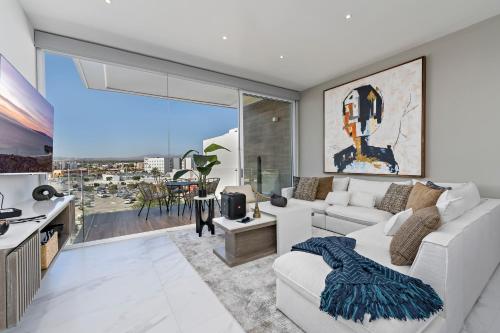 Luxury Apartment with Pool and Jacuzzi on Terrace in Médano — 4-Star Luxury Hotel in Cabo San Lucas, Mexico
