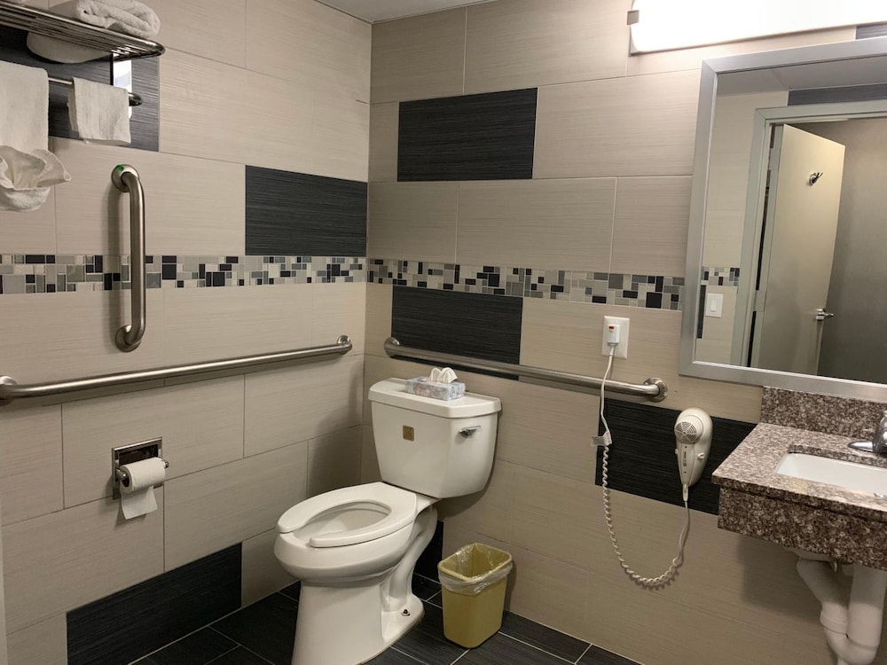 Red Carpet Inn Elmwood Park - photo 28